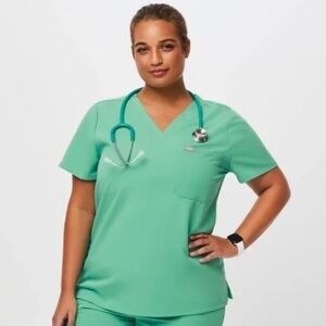 FIGS Women’s Catarina One-Pocket Top - Surgical Green - Size: 2XL - NWT